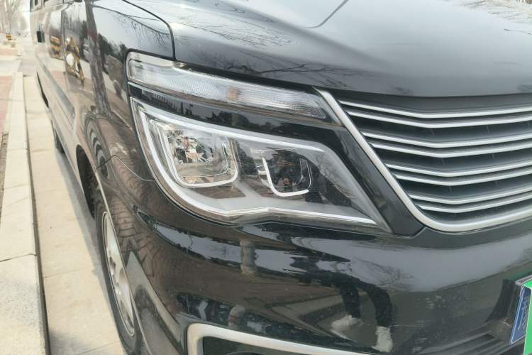 Used FORTHING Lingzhi 2022 M5 1.6L Practical 7-Seater