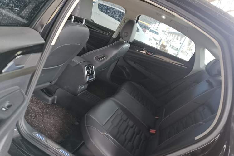 Used Volkswagen Passat New Energy 2019 430 PHEV Hybrid Elite Edition Left Rear Seat