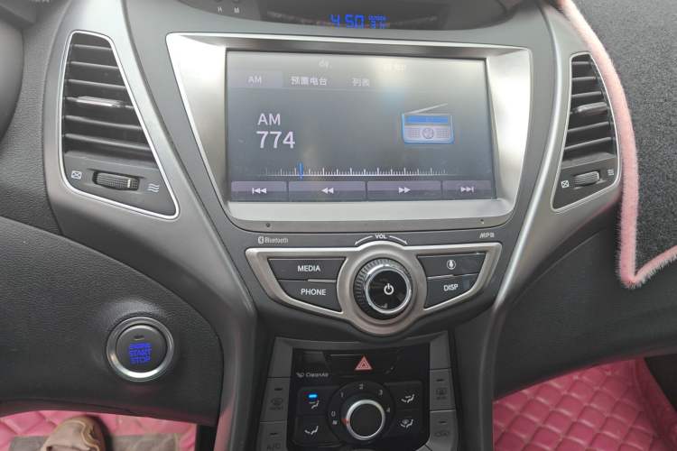 Used Hyundai Elantra (5th Generation / Langdong) 2016 1.6L Automatic Prestige Model Audio And AC Panel