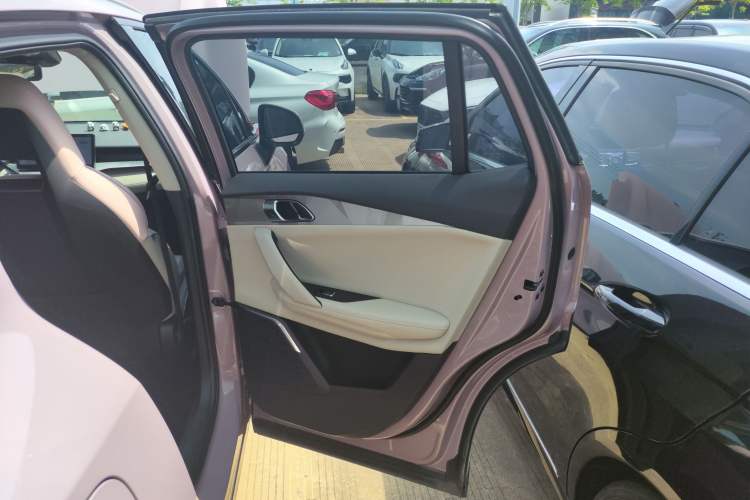 Used Lynk & Co 06 EM-P 2023 1.5T Remix PHEV Shero