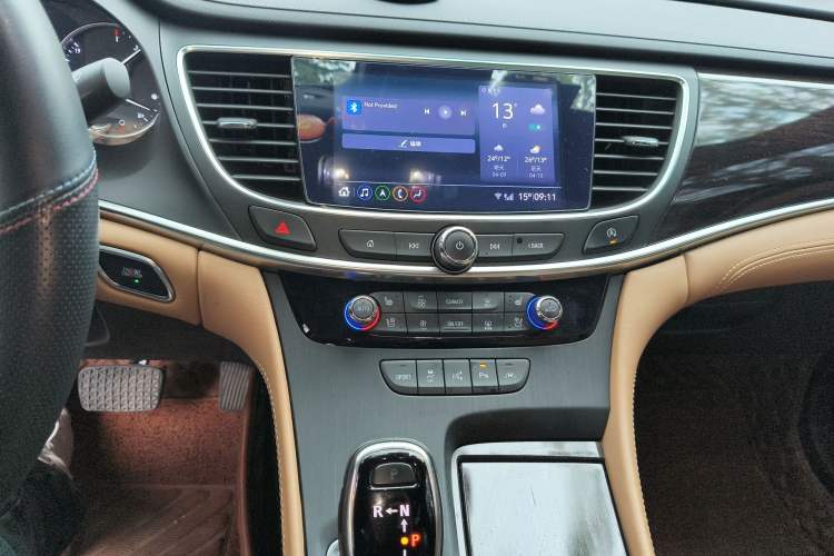 Used Buick LaCrosse 2021 652T Premium Edition Audio And AC Panel