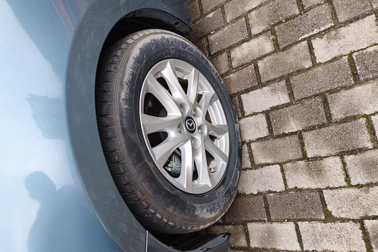 Used Mazda 3 Axela 2017 Sedan 1.5L Automatic Luxury Model Emission Standard China V Left Front Wheel Hub