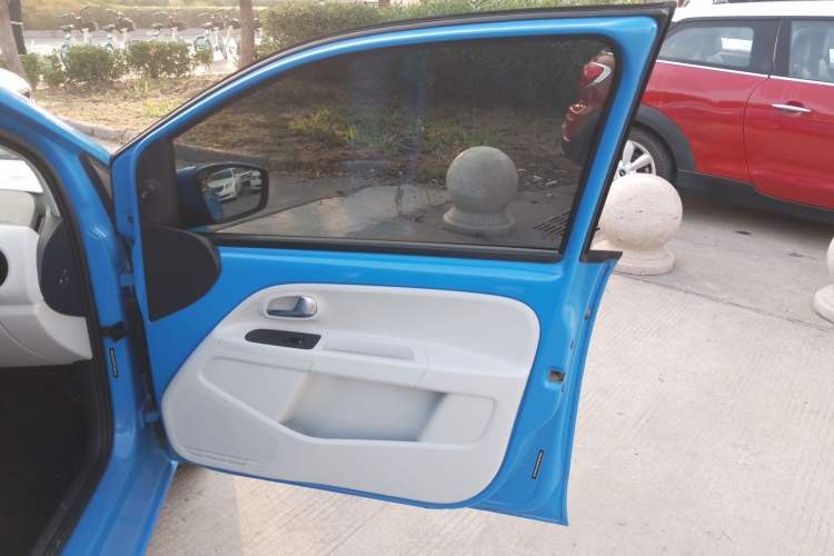 Used Volkswagen up! 2015 1.0L move up!