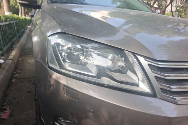 Used Volkswagen Magotan 2015 Facelift 1.8TSI Luxury Model Right Front Headlight