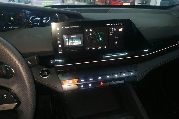 Used CHANGAN UNI-V 2023 1.5T Prestige Model
