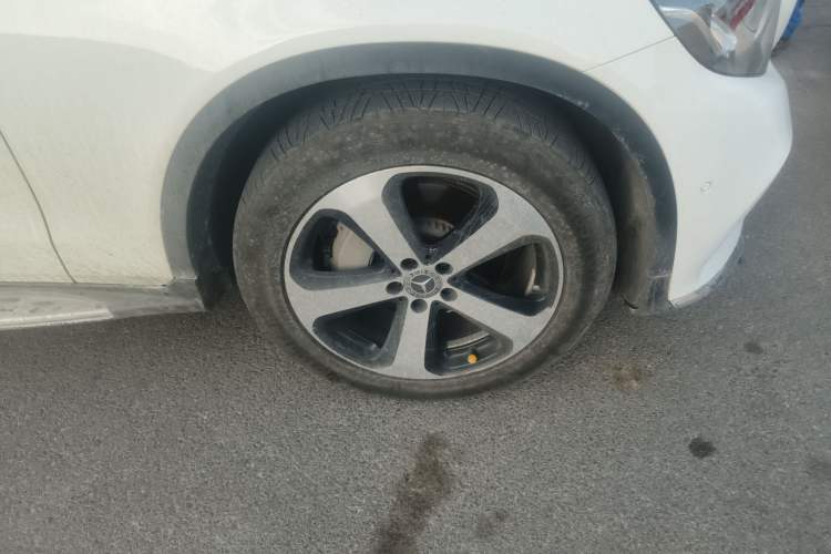 Used Mercedes-Benz GLC 2019 Facelift GLC 260 L 4MATIC Luxury Model Right Front Wheel Hub