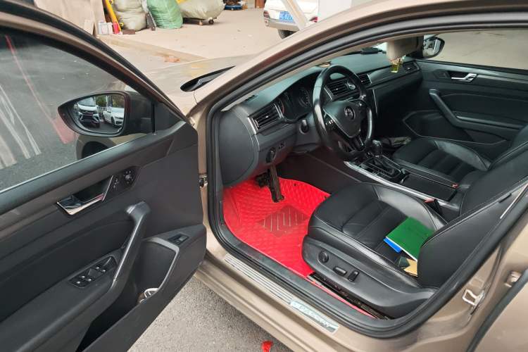 Used Volkswagen Passat 2016 330TSI DSG Luxury Edition
