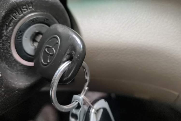 Used Toyota Highlander 2012 2.7L Two-Wheel Drive 7-Seater Luxury Edition