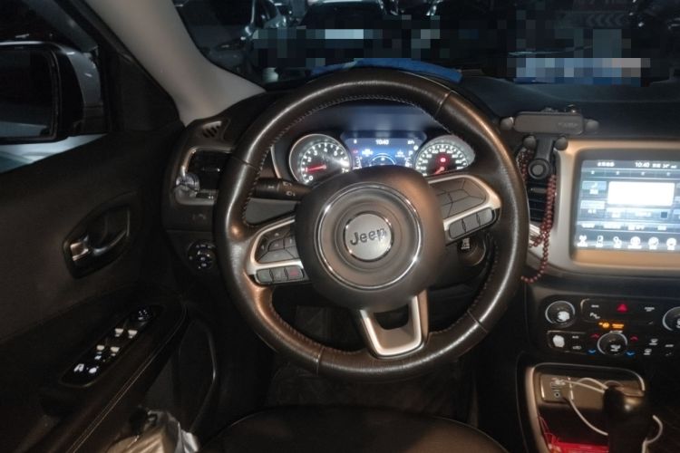 Used Jeep Compass 2017 200T Automatic Family Edition Steering Wheel