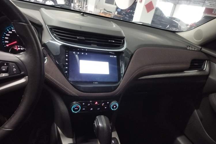 Used Chevrolet Malibu 2018 530T Automatic Fashion Edition Audio And AC Panel