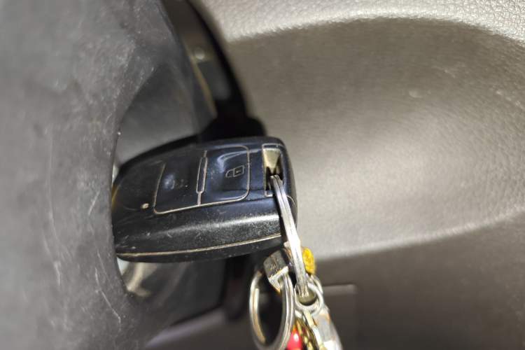 Used Wuling Rongguang V 2016 1.5L Standard Version