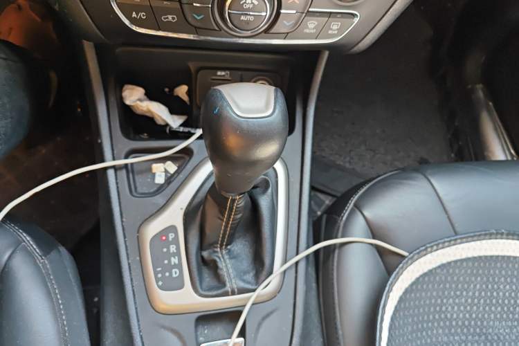 Used Jeep Cherokee 2016 2.4L Leading Edition