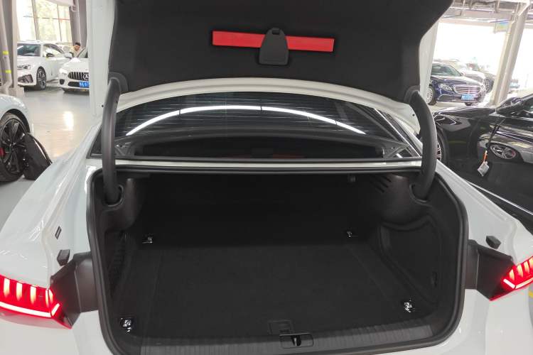 Used Audi A7L 2024 45TFSI quattro S-line Visionary Edition Flow Crystal Package Trunk