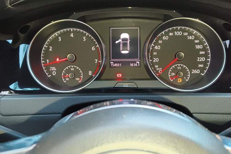 Used Volkswagen Golf 2018 280TSI Automatic R-Line Model Instrument Cluster