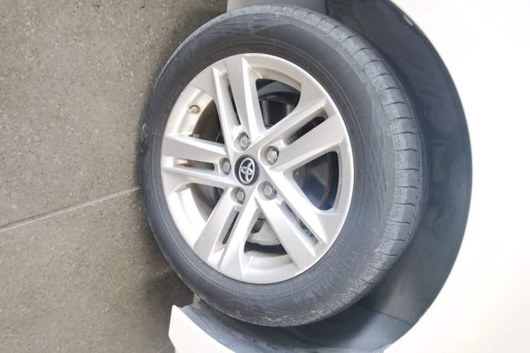 Used Toyota Levin 2019 185T CVT Luxury Edition China VI Standard Right Front Wheel Hub