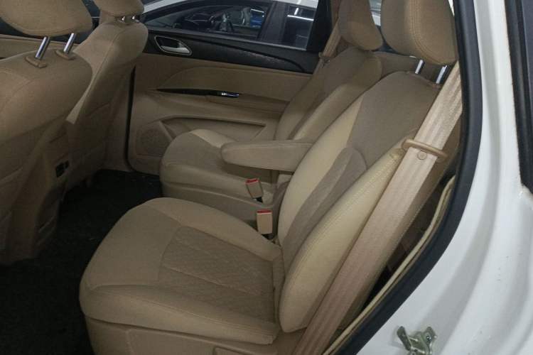 Used Baojun 730 2016 1.5L Manual Value Edition 7 Seats China V Emission Standard