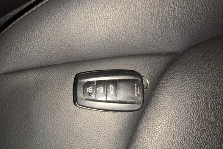 Used Toyota Highlander 2023 2.5L Smart Electric Hybrid Dual-Engine 4x4 Knight Edition 7 Seats
