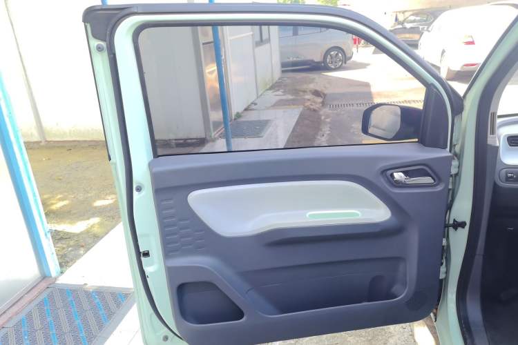 Used Wuling Hongguang MINIEV 2022 Macaron Premium Model – Lithium Iron Phosphate