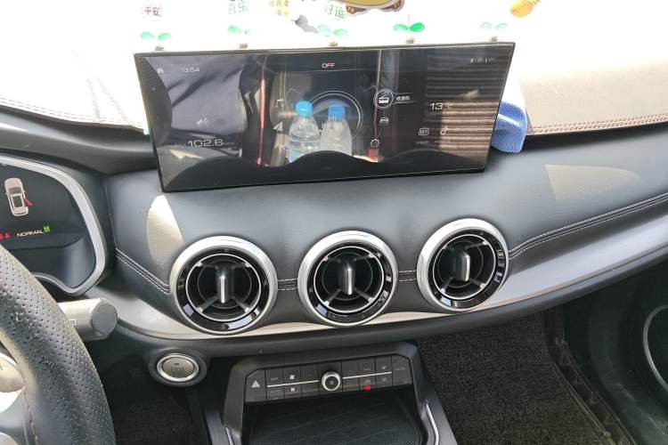 Used Wey VV6 2021 2.0T Two-Wheel Drive Smart Protection+
