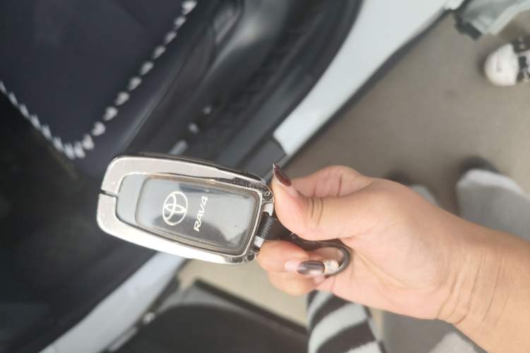 Used Toyota RAV4 2023 2.0L CVT Two-Wheel Drive Fashion Plus Edition