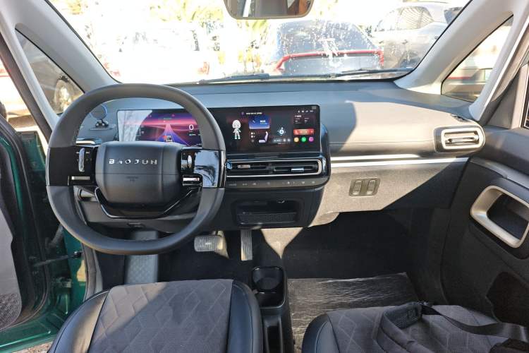 Used Baojun KiWi EV 2023 Smart Luxury Edition Ternary Lithium Interior 2