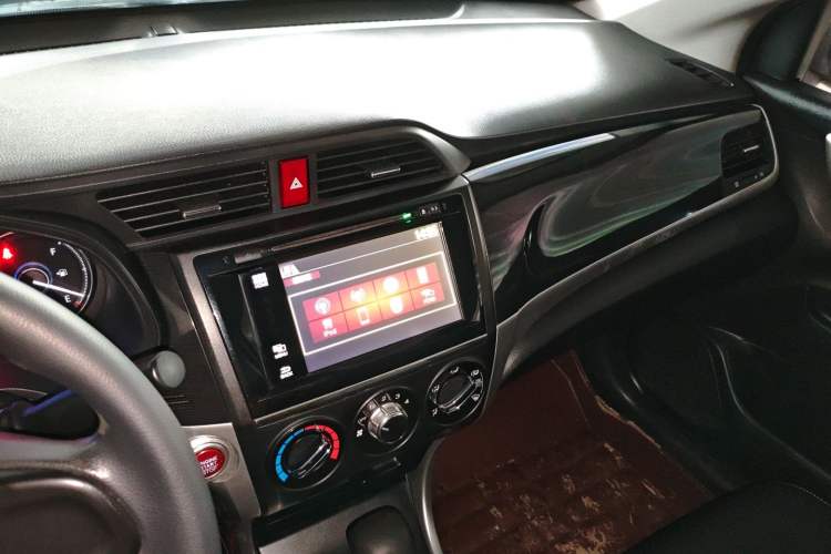 Used Honda Crider 2013 1.8L automatic luxury edition
