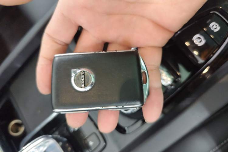 Used Volvo XC60 New Energy 2021 T8 e-Drive Hybrid Luxury Edition