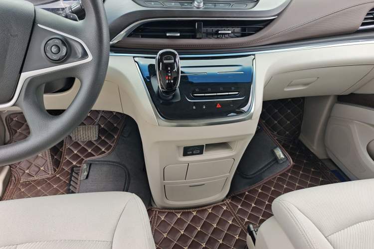 Used Buick GL8 2021 Land Cruiser Executive Class 652T Comfort Model