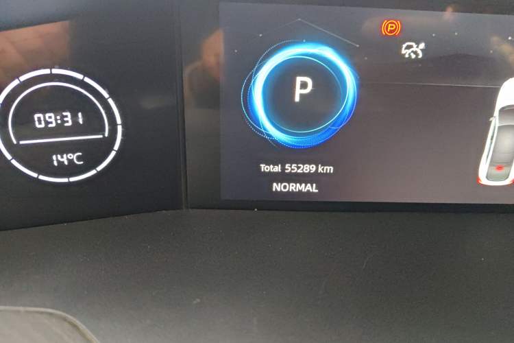 Used CHANGAN UNI-V 2023 1.5T Premium Model Odometer Close Up