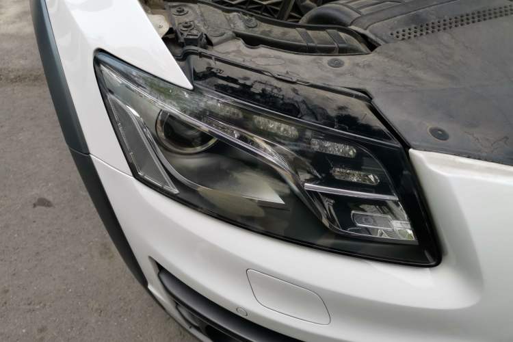 Used Audi Q5 2010 2.0TFSI Off-Road Version Right Front Headlight