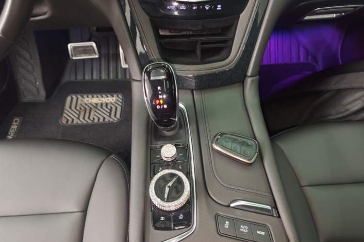 Used Cadillac XT5 2022 2.0T Two-Wheel Drive Luxury Version Gear Lever