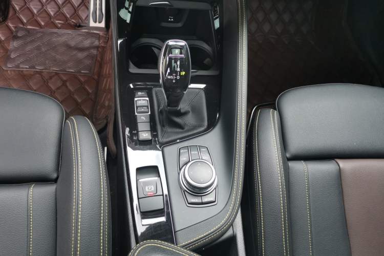 Used BMW X2 2023 xDrive 25i Shining Edition
