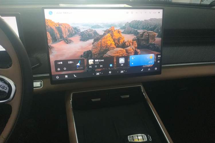 Used Chery Tiggo 8 L 2024 2.0T Two-Wheel Drive Luxury Edition 5 Seats
