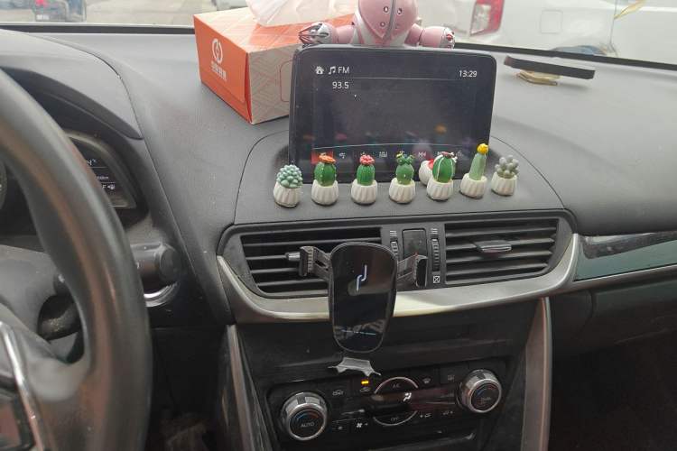 Used Mazda CX-4 2018 2.0L Automatic Two-Wheel Drive Blue Sky Exploration Version China V Standard Audio And AC Panel