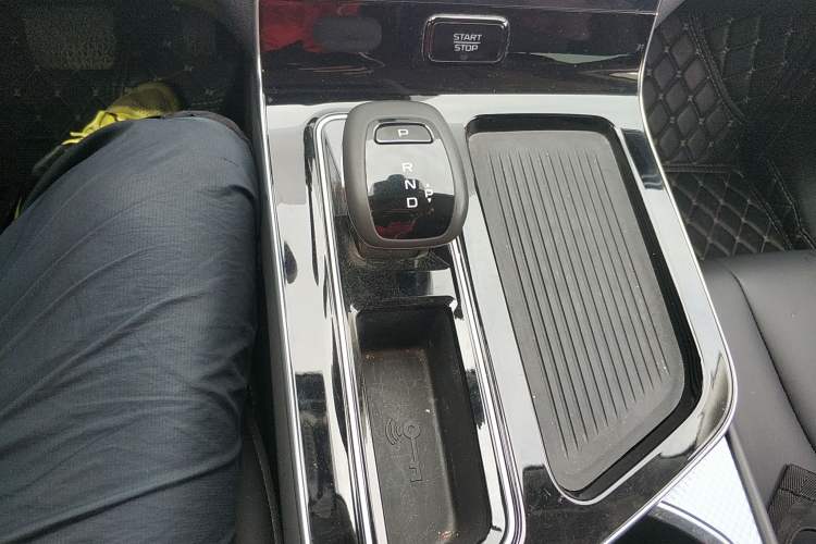 Used Bestune T90 2023 1.5T DCT Automatic Luxury Edition Gear Lever