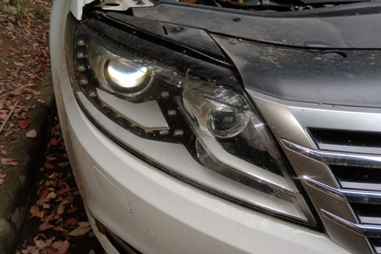 Used Volkswagen FAW-Volkswagen CC 2016 1.8TSI Prestige Model Right Front Headlight