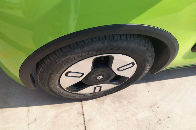 Used Baojun KiWi EV 2021 Artist Model Lithium Iron Phosphate
