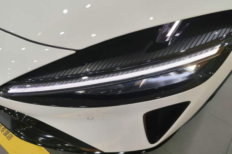 Used Xiaomi Auto YU7 2025 Ultra-Long Range High-Performance All-Wheel-Drive Max Edition
