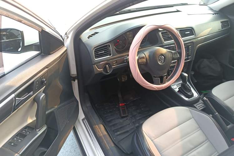 Used Volkswagen Cross Lavida 2014 1.4TSI DSG