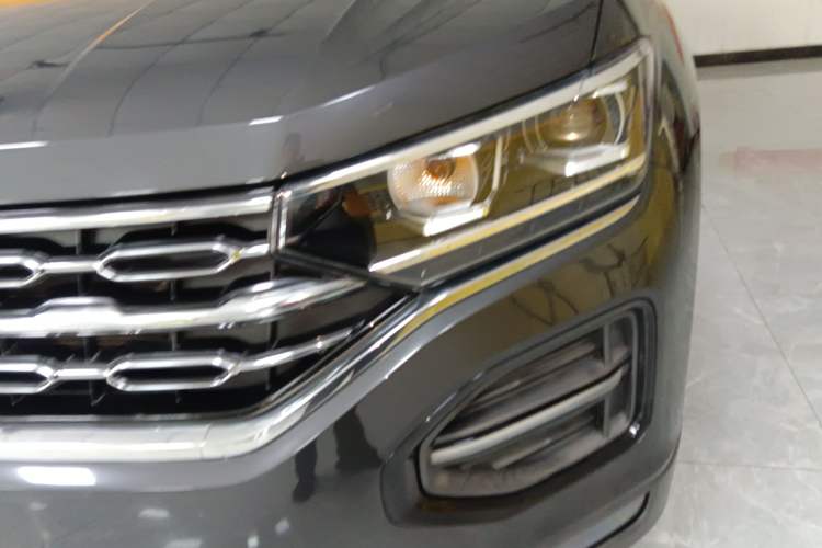 Used Volkswagen Tayron 2020 330TSI Two-Wheel Drive Luxury Smart Connectivity Version
