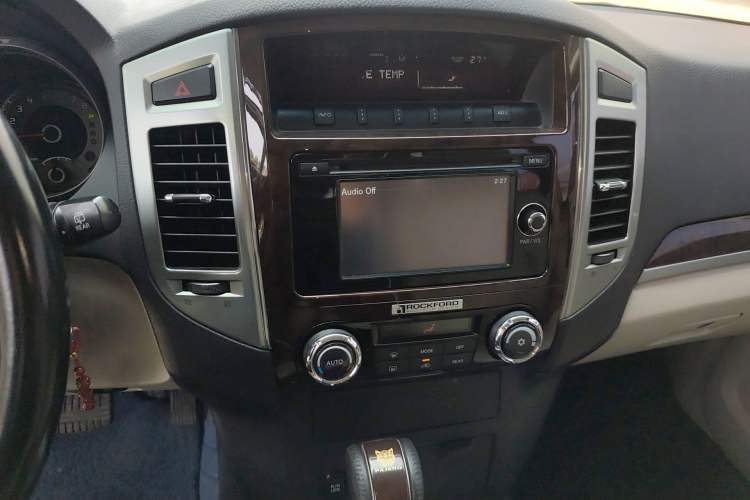 Used Mitsubishi Pajero 