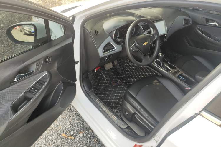 Used Chevrolet Cruze 2018 320 Automatic Pioneer Sunroof Edition