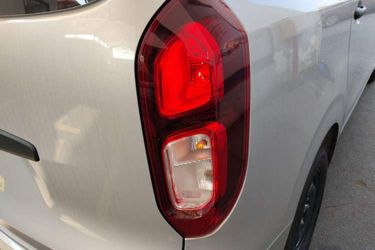 Used Wuling Hongguang New Energy 2024 All-Electric Model 300KM Practical Version