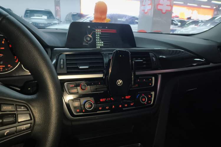 Used BMW 4 Series 2014 420i Design Package Model Audio And AC Panel