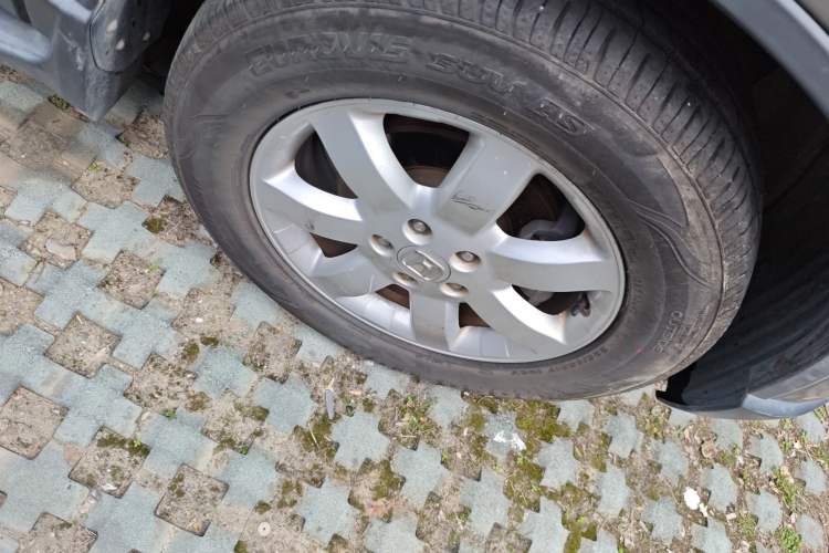 Used Honda CR-V 2007 2.4L automatic four-wheel drive luxury edition Right Front Wheel Hub