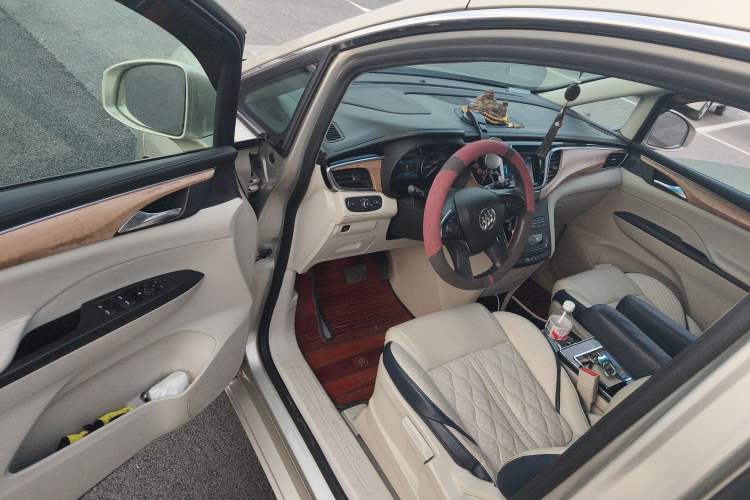 Used Buick GL8 2017 ES 28T Comfort Model China V Standard