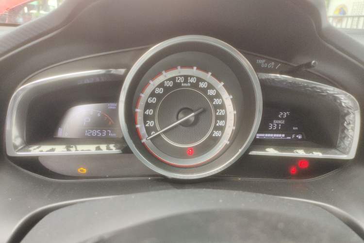 Used Mazda 3 Axela 2016 Sedan 1.5L Automatic Luxury Model