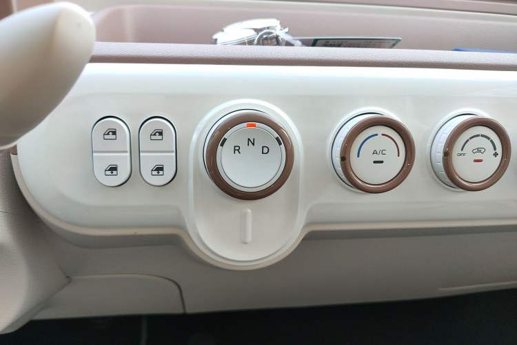 Used Bestune Pony 2026 222km Colorful Horse Gear Lever