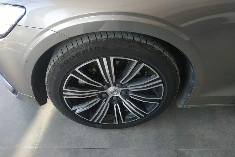 Used Volvo V60 2020 T5 Zhiyuan Luxury Edition
