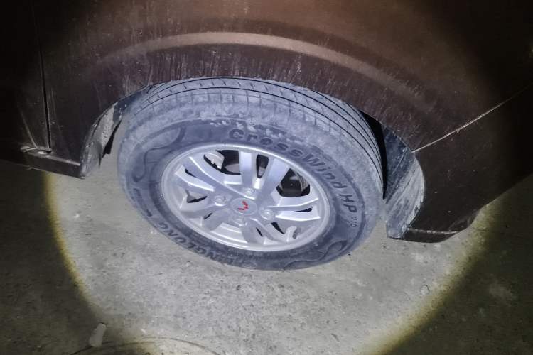 Used Wuling Hongguang 2019 1.5L S Standard Version China VI LAR Right Front Wheel Hub